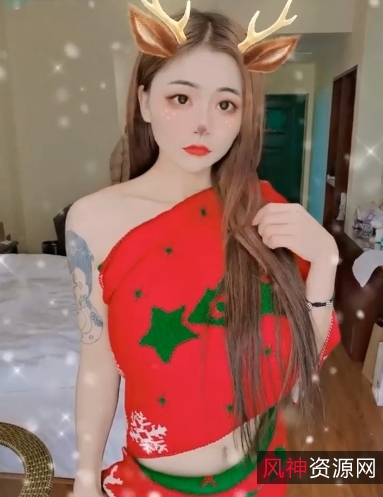 周小念：颜值身材火辣，暴走作品大小看