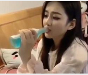 213V全露脸反差妹子用口系列：Papa熊拍摄的5.6Gji+qing+shi+pin，让你体验青春的美丽醉酒！