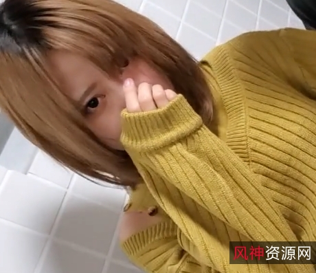 1V+四人游+589MB，精选尤物，双重压缩，长久有效！抓回家的火辣尤物，公共厕所里的草秘密！