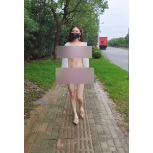 《精选嫩模超有尺度特写，床上功夫给力，一饮而尽，让人欲罢不能！》