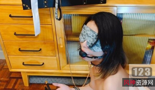 Onlyfans网红奶咪Naimi21年最新se+qing表现力，刺激海内外绅士心神不宁