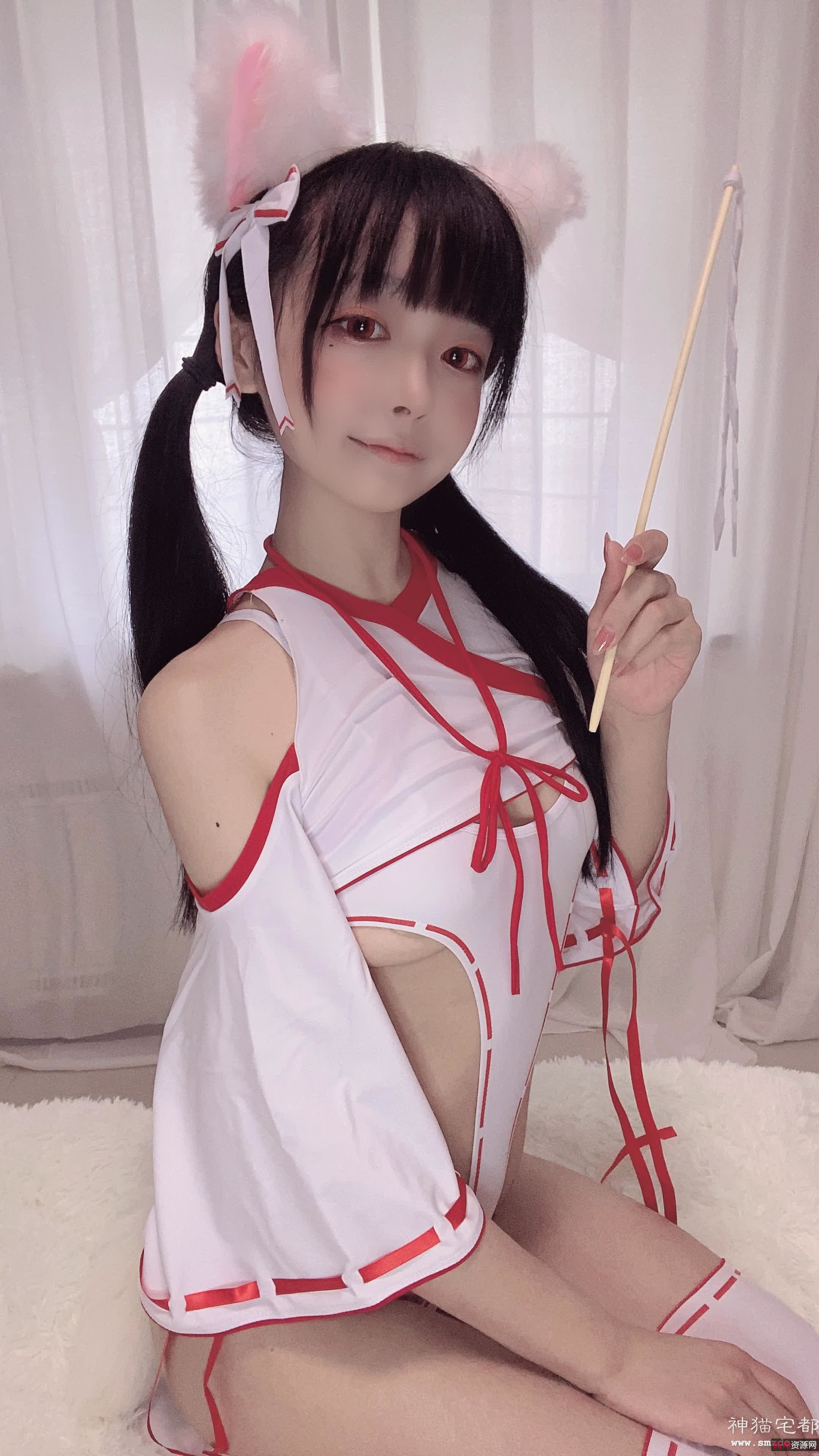 高颜巨凶妹子一只肉酱阿29：穿COS衣服、萌妹、职业COSER、天生萌、肉感、经典作品