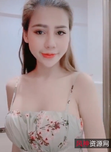 抖音网红女神{{网红名字}}的独特之处:若隐若现的性感、丰腴丰满的身材、惊艳的颜值