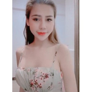 抖音网红女神{{网红名字}}的独特之处：若隐若现的性感、丰腴丰满的身材、惊艳的颜值