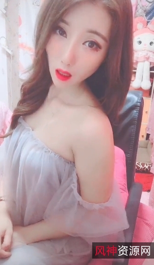 抖音网红女神{{网红名字}}的独特之处:若隐若现的性感、丰腴丰满的身材、惊艳的颜值