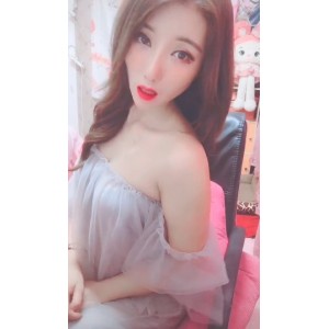 抖音网红女神{{网红名字}}的独特之处：若隐若现的性感、丰腴丰满的身材、惊艳的颜值