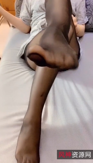 性感网红腿模北北学姐：2.69G视频，美腿+美丽风景+可爱性格