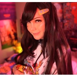 网红Blondelashes1925部视频合集：美丽来自自信，拥有安吉丽娜·朱莉般的魅力！