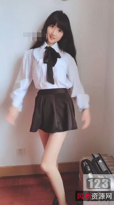 番茄妹妹小番茄：纤细清纯型，COS卖萌绿茶气质