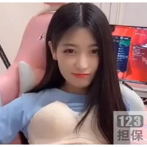 网红月月大小姐姐：18W粉丝的火爆热度，3V34M的录屏打赏