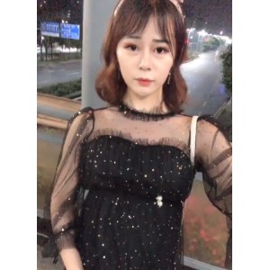 张思妮宅男圈的网红伪娘，最新有尺度合集：性感清纯模样，挑战柔和神秘处，逛街商场女厕，看完让人叹为观止！