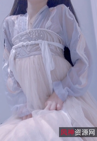 cuteli视频资源大合集性感网红cuteli的视频资源，43V+10.17G，惊喜yinluan和seqing！