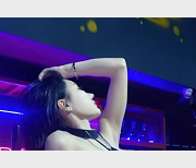 推特女神佳多饱：火辣身材、鲜嫩蚌壳、6.11G资源，尽情展现才艺