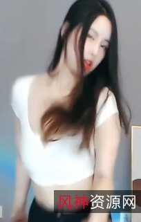 斗鱼/虎牙人气小仙女苏樱:浮力视频,高颜值肤白大长腿纤细!