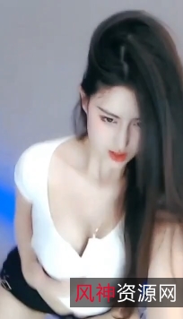 斗鱼/虎牙人气小仙女苏樱:浮力视频,高颜值肤白大长腿纤细!