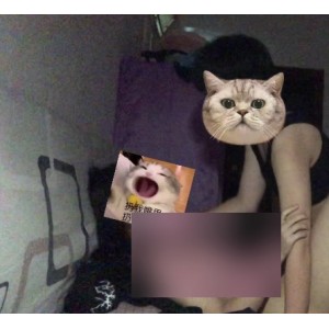 《畸形双女恋：疯狂暴抠激吻、JJ打粑粑、吃瓜自拍顶级守攻》