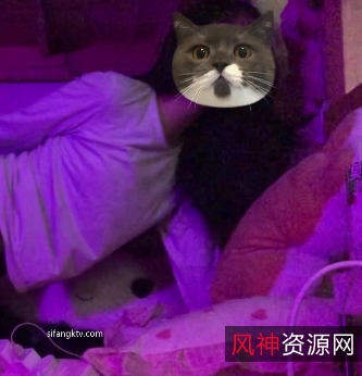 《畸形双女恋:疯狂暴抠激吻、JJ打粑粑、吃瓜自拍顶级守攻》