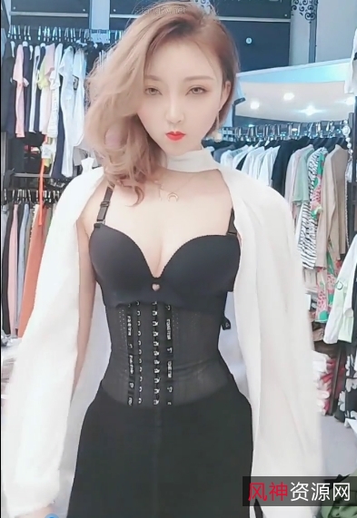 服装店老板:NV+1.2g服装上新,百度盘免费搬运!