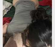 新婚精选南京女主蜜桃臀肉，男人回家青青草原，五官教育臀部更完美！