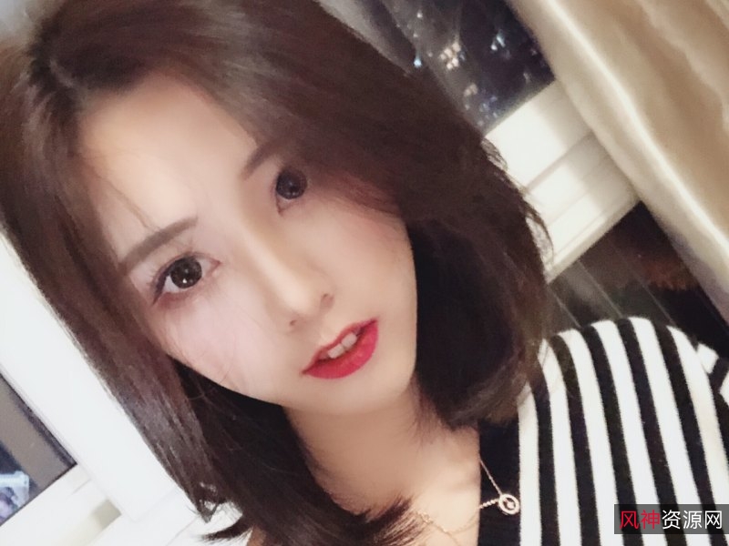 小兔牙第二期福利姬-抖音美少女飞机场学生妹单人道具cos服装直播