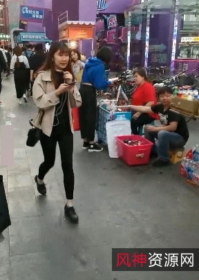 1.限量版达叔街头涂鸦作品合集-网红小姐姐涂鸦视频2.独家发布!达叔街头涂鸦作品合集-网红小姐姐涂鸦视频大全3.热门达叔街头涂鸦作品合集-网红小姐姐涂鸦视频全场4.精选达叔街头涂鸦作品合集-网红小姐姐涂鸦视频集锦5.独家珍藏!达叔街头涂鸦作品合集-网红小姐姐涂鸦视频精选6.经典达叔街头涂鸦作品合集-网红小姐姐涂鸦视频全系列7.大小娱乐!达叔街头涂鸦作品合集-网红小姐姐涂鸦视频限量版