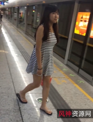 四川顾盼盼与男友生活作品：火辣互动的辣妹子分享视频（大小）