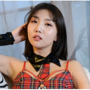 转载搬运气质PANS精选反差御姐小青诱人私拍女仆装透视黑丝