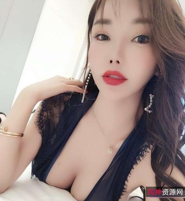 恒淼淼私拍：650W粉丝+车头灯+1.1G高科技熊，展现影响力、颜值与苗条身材