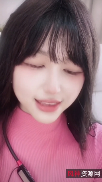 抖音主播兔柒柒大胆展示，露两点大摆锤，1v928M百度云资源描述：这个视频介绍了抖音主播兔柒柒的大胆展示，包括露两点和大摆锤等动作。视频大小为1v，总共有928M的内容，可以在百度云资源上找到。虽然视频内容有些半荤，但对于喜欢这种风格的人来说，绝对是一次难得的体验。兔柒柒的翻白眼整活样样。