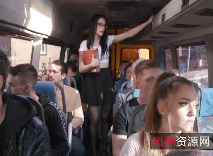 AnnadeVille图书管理员肛J[1V-1.8G]：公车事件女主团建双火腿BJ