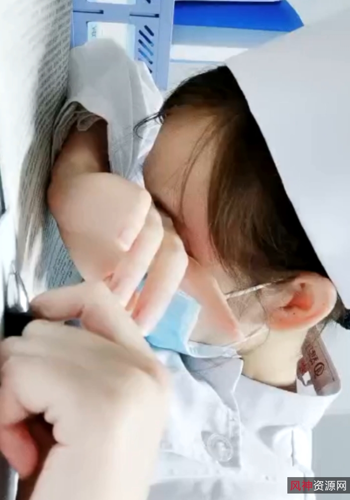 精选小护士babyii2.5-6放飞自我办公室闪现原画质