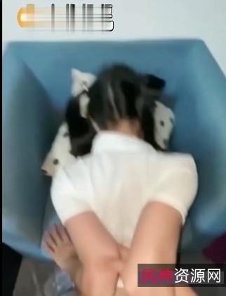 唐伯虎出品的双马尾妹子蒙眼互动商品