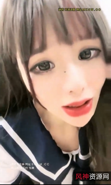 妖豔大紅唇網紅騷貨！粗大胡蘿蔔进入狂喷泉！有趣服装...[1V+707MB][百度盘]