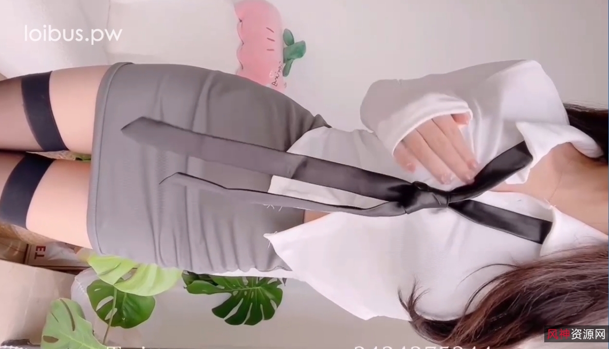 芋圆黑丝包臀裙