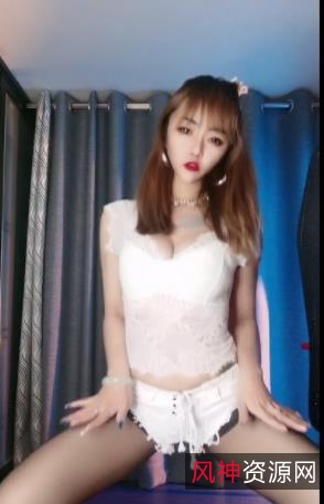 陈小魔：挑战尺度，御姐型主播，浮力美颜，身材火爆，禁忌伦理，绝唱视频下载