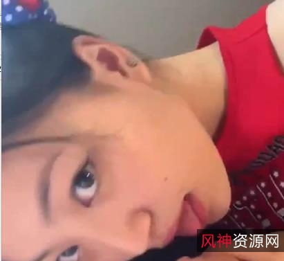 漂亮美眉自拍视频11分钟,妩媚表情吞金互动TC下载观看