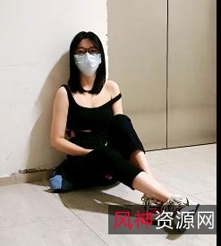 楼道小情侣挑战：时长2:10分，火爆网络