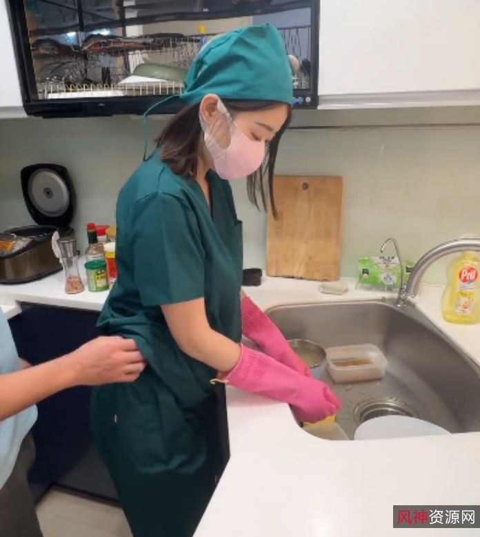 台湾反差瑜伽教练ssrpeach117v视频合集22.2G，双层压缩，中英字幕