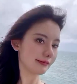 转载搬运微密圈中的阿朱的图片和视频资源，48v版本，可在百度盘获取。