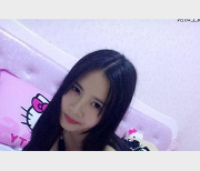 大学萌妹自拍勾引合集，11.2g视频尽显素人学生妹性感魅力