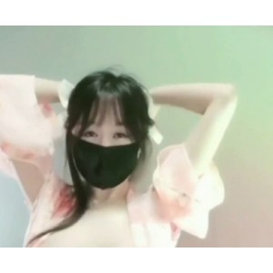 E杯女神Meroon热舞合集：116.9克视频，百度、ED2K全收录