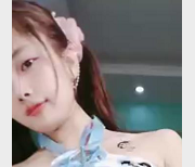 极好身材小姐姐自拍视频集，闺蜜合拍S型鲍鲍露脸大片，含道具肛露！