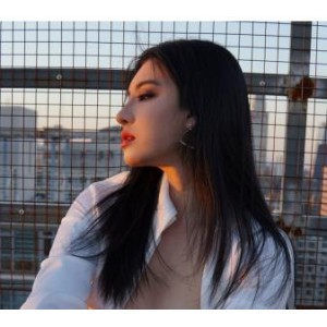 国内女博主Misty私拍图集短视频合集，粉丝期待观看