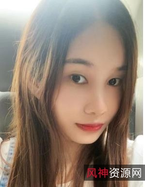 哺乳期宝妈P奶生完状态示范，颜值车灯观看