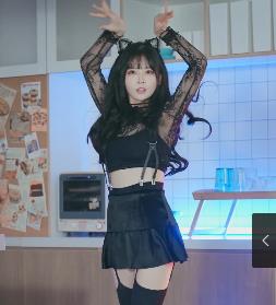 小花自制PMV舞蹈视频，劲爆分屏展示Kbj《shake-极乐领土-猫步》，活泼可爱奶瓶舞蹈推荐下载