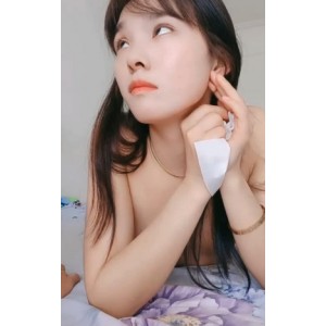 清纯女神猥琐大叔的沉沦：3V+1.3GB百度盘高清大图