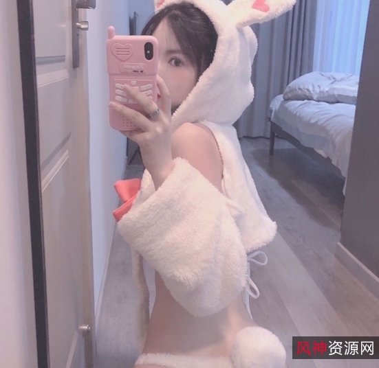 清纯女神KilledHypocrisy私人定制合集，高颜值美女直播粉丝资源下载，共4集870M