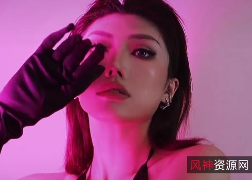 抖音网红lisa田心三水100个视频358分钟,变装化妆秀国外版