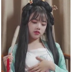 91潘甜甜与暗黑王冰冰：长得真的太像，视频数量有限但印象深刻