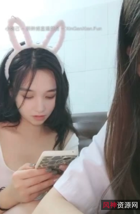 独家首推！大平台人气布丁呇竍，三姐妹舔舌吻几巴互动，视频数量惊人！